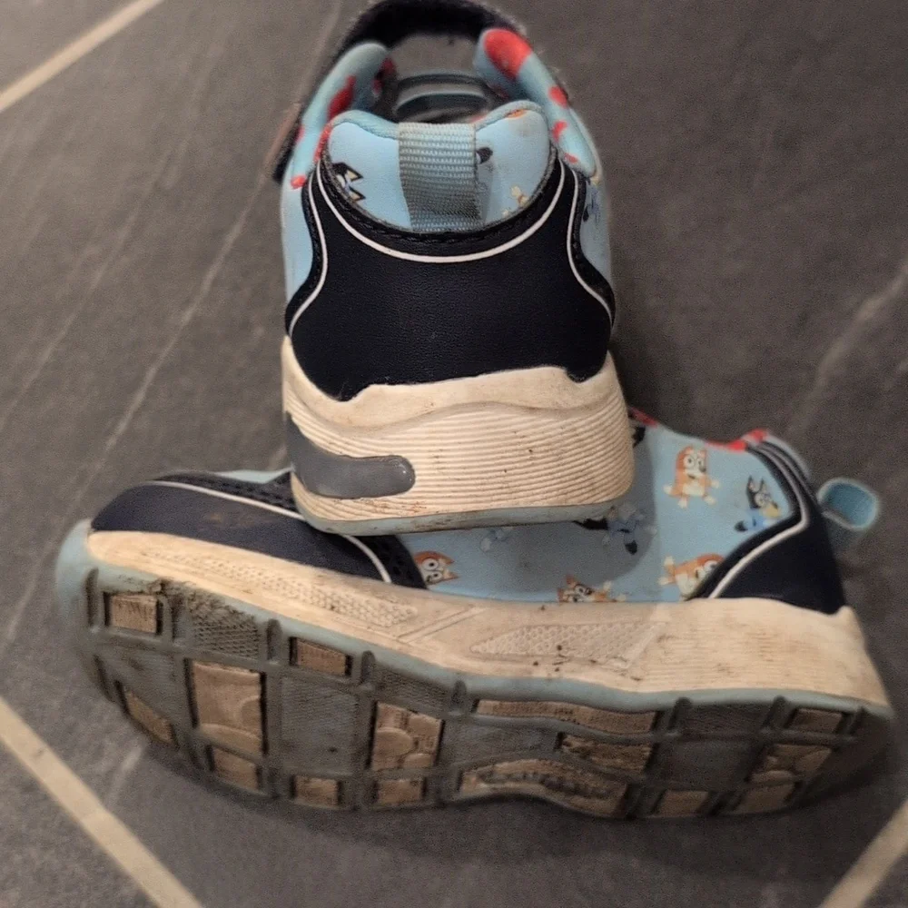Bluey Lighted Sneaker Toddler Size 8